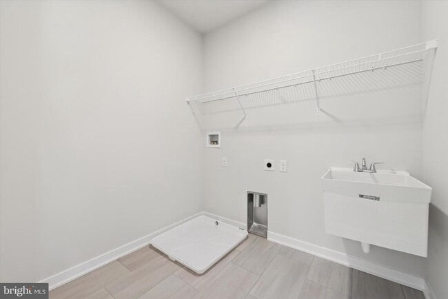 Building Photo - 64 Alroy Rd