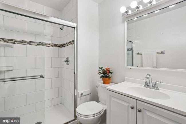 Building Photo - 7561 Heatherton Ln