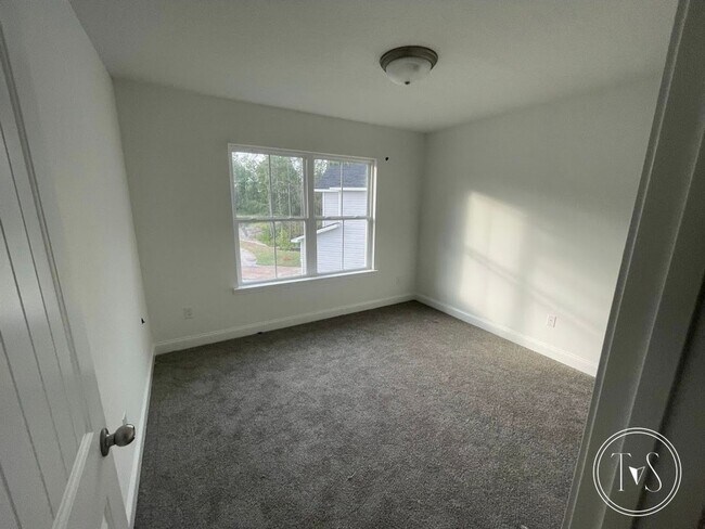 Building Photo - 167 Ironwood Dr