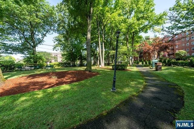 Building Photo - 2330 Linwood Ave