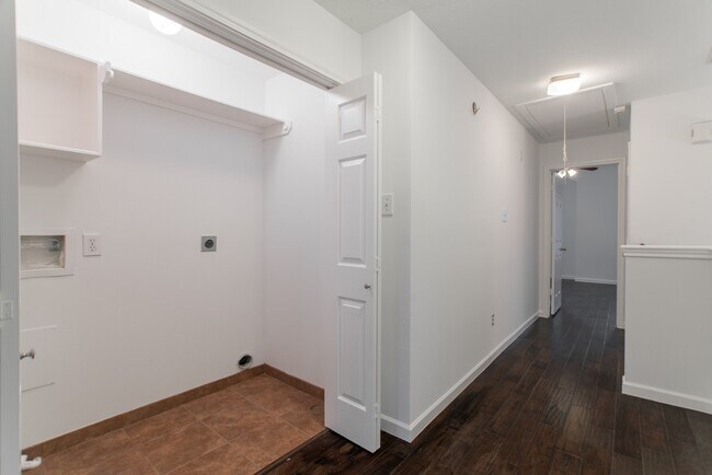 Building Photo - 226 Blushwood Pl