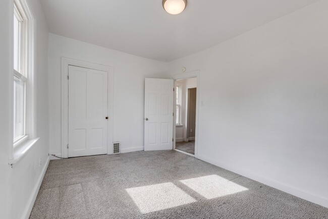 Building Photo - 221 Millbridge St