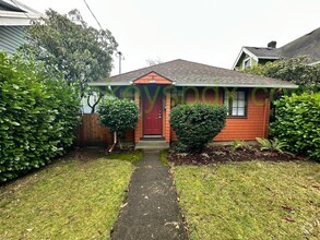 Building Photo - Sleek and modern 1-bedroom house in Arbor ...