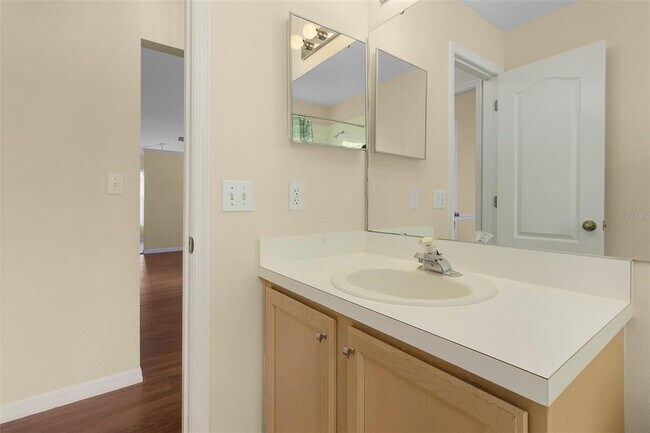 Building Photo - 2936 Twin Oaks Dr