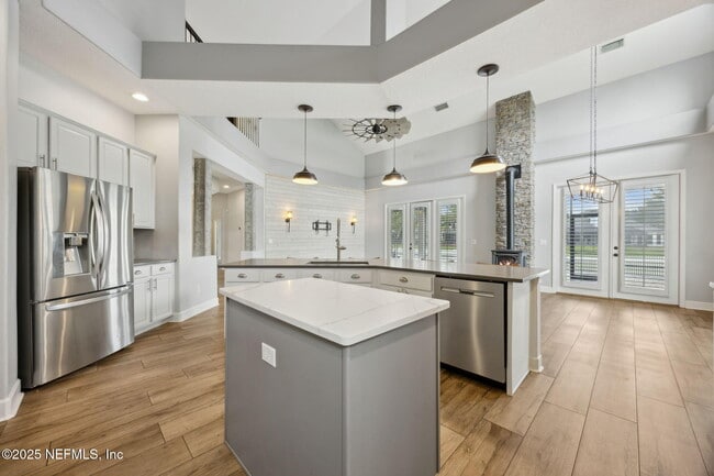 Building Photo - 1842 Paradise Moorings Blvd