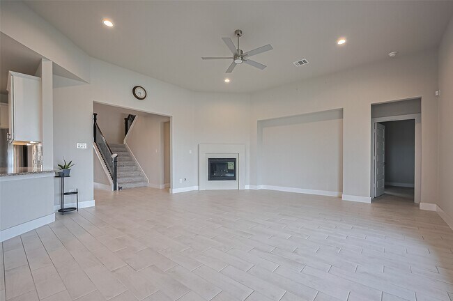 Building Photo - 1656 Daylight Lk Dr