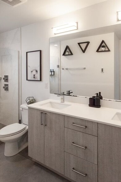 Building Photo - Fully Furnished Home in Green Lake Area!!!