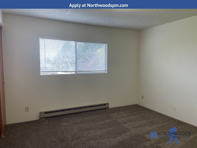 Building Photo - This is a nice 2 Bedroom 2 Bath Townhome-L...