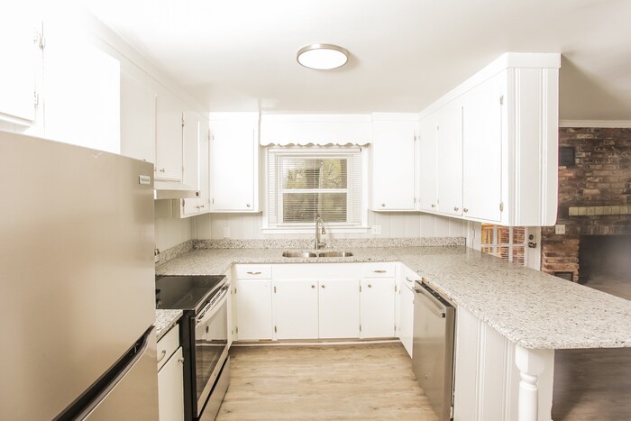 Building Photo - 448 Pitney Rd