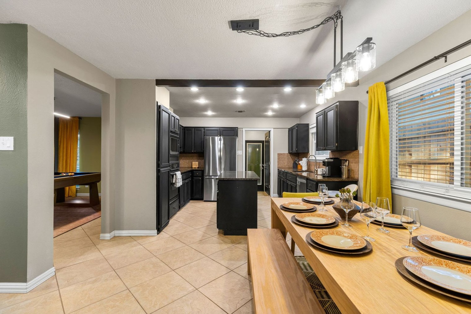 Building Photo - 326 Whisper Wood Ln