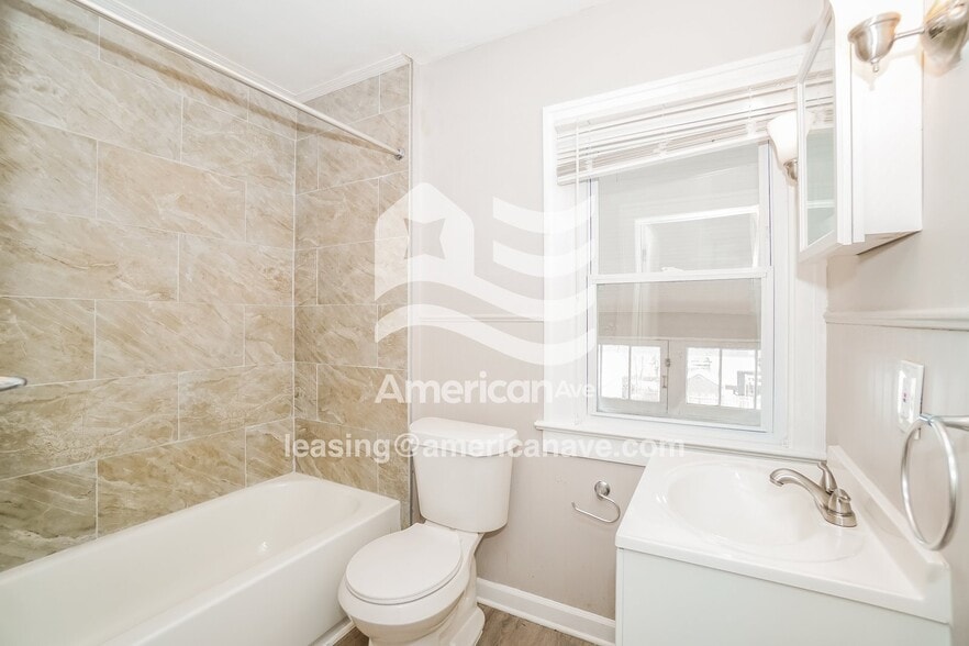 Building Photo - 2418 Georgetown Ave