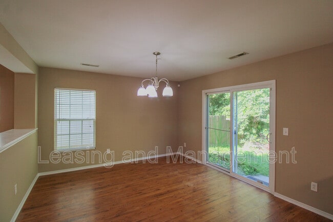 Building Photo - 8811 Kellum Dr
