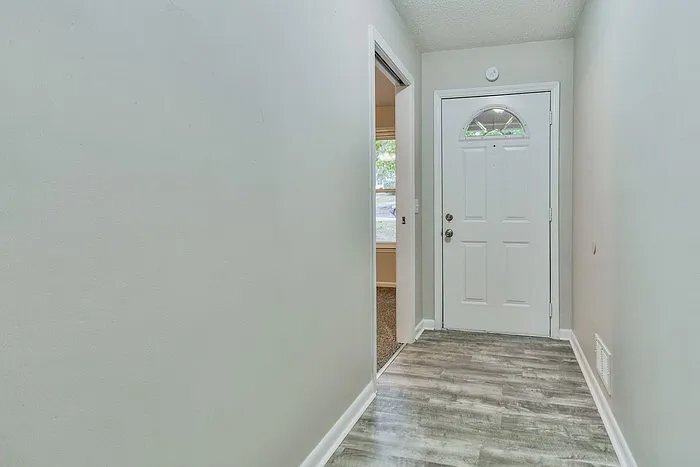 Building Photo - 205 Reseda Dr