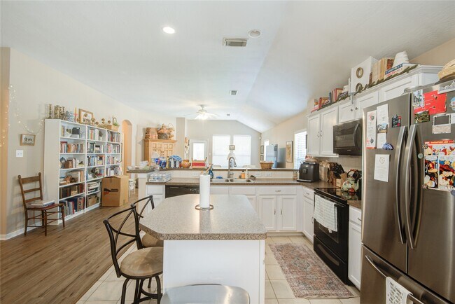 Building Photo - 17231 Hollow Sands Ct