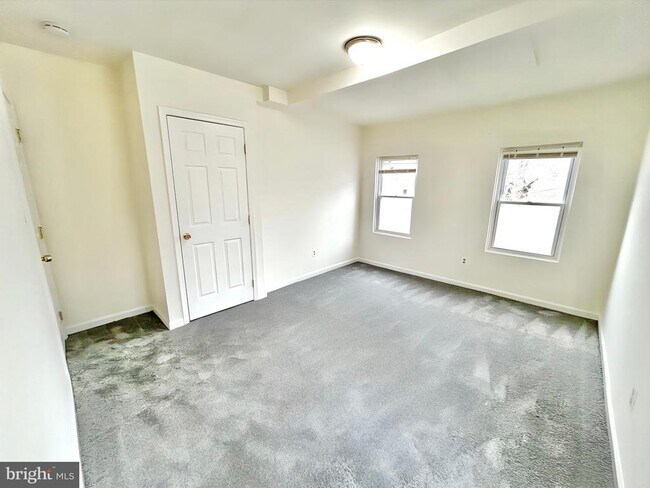 Building Photo - 2000 McHenry St