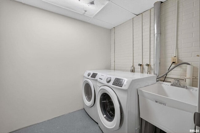 Building Photo - 3106 Maplecrest Rd