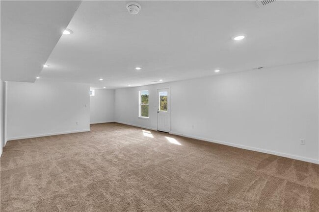 Building Photo - 315 William Dr
