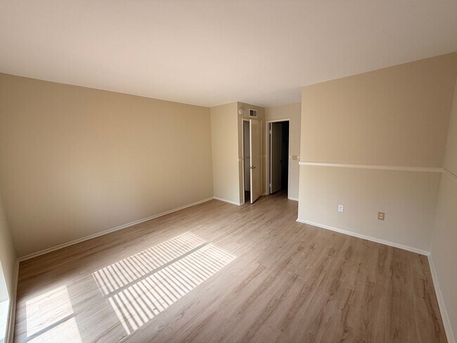 Building Photo - 2 Bed, 2 Bath Fullerton Condo For Rent w/ ...