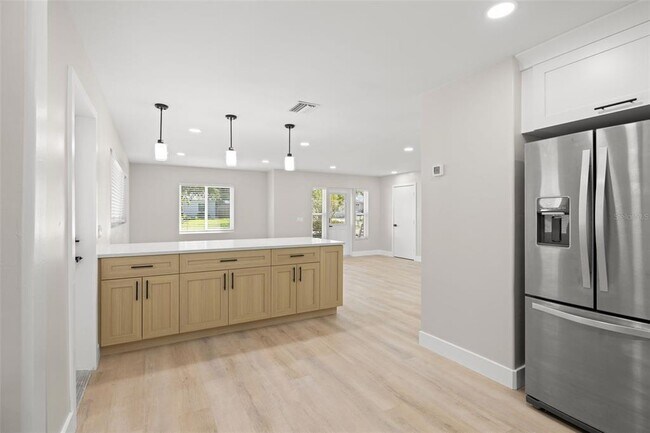 Building Photo - 1500 San Mateo Dr
