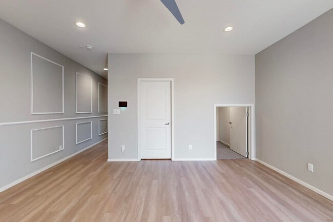 Building Photo - New Townhouse NE Heights 2/bedroom 1.5/bath 1/CG
