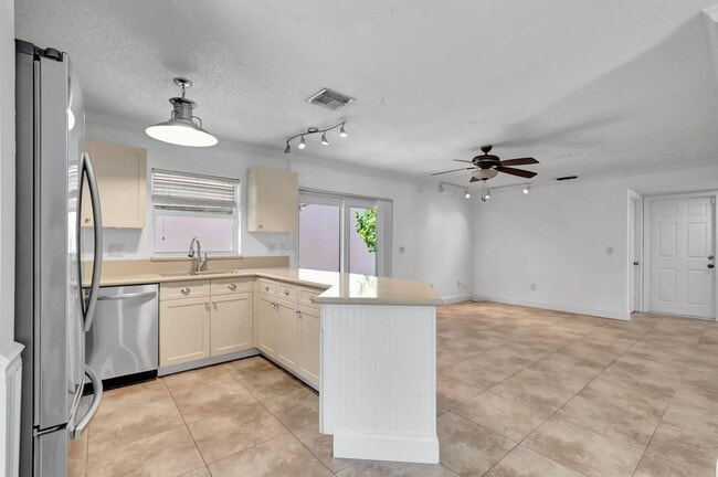 Building Photo - 22300 Sands Point Dr