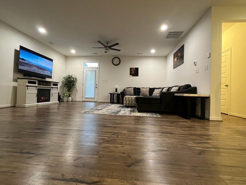 Building Photo - 4002 Carrie Ml Xing