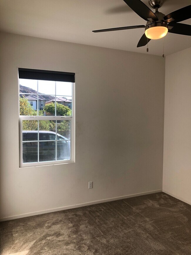 Building Photo - Beautiful 4 Bed 3 Bath Home In Harmony Gro...