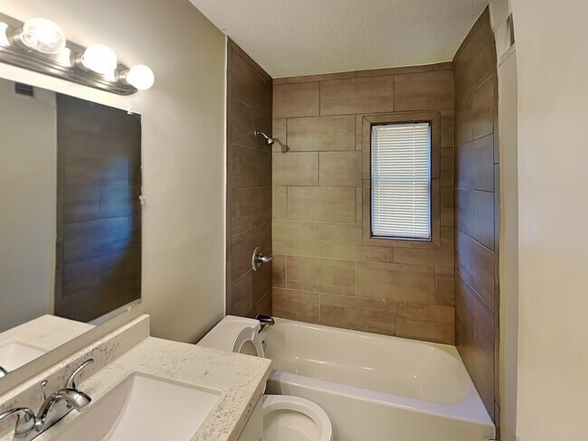 Building Photo - 5040 Sea Isle Rd