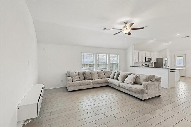 Building Photo - 4811 Sierra Ridge Dr