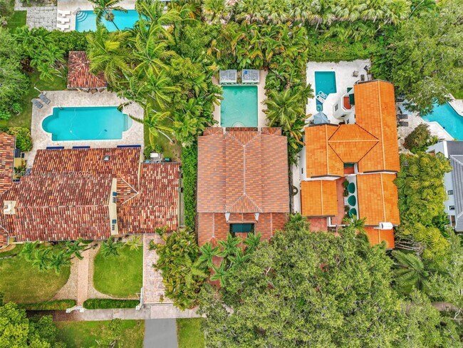 Building Photo - 2516 San Domingo St