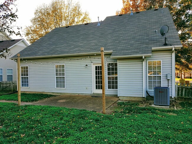 Building Photo - 3-Bed/2.5-Bath Cottage in Franklin Green!