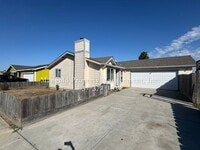 Building Photo - Spacious 3-Bedroom 2-Bath Home  with Firep...