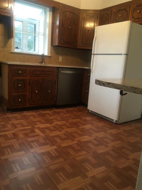 Building Photo - 67 E Hawthorne Ave