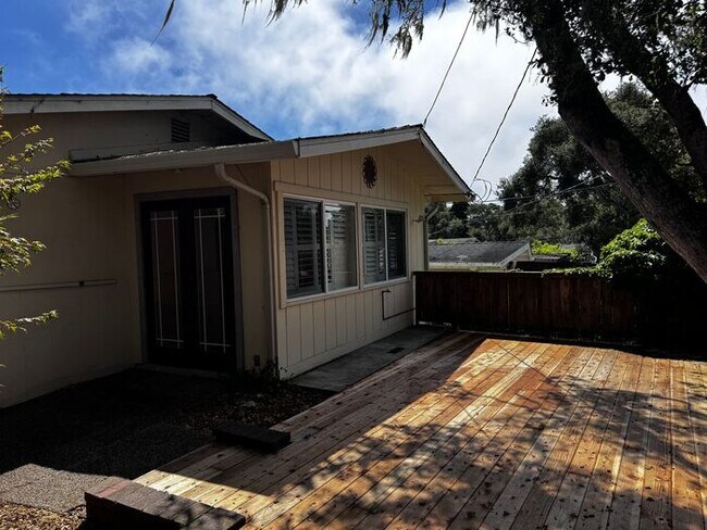 Building Photo - Charming Two Bedroom Pacific Grove Home