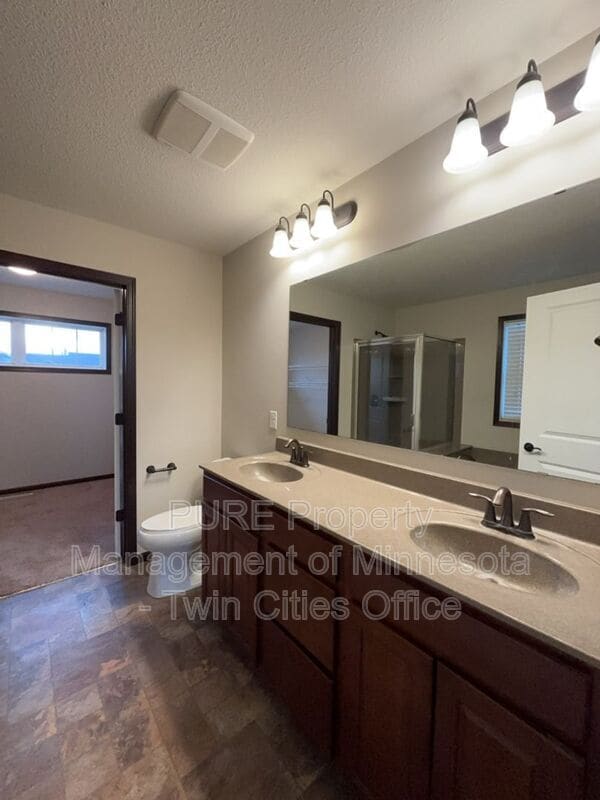 Building Photo - 1704 Basswood Ct