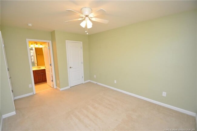 Building Photo - 300 Sutton Glen Dr