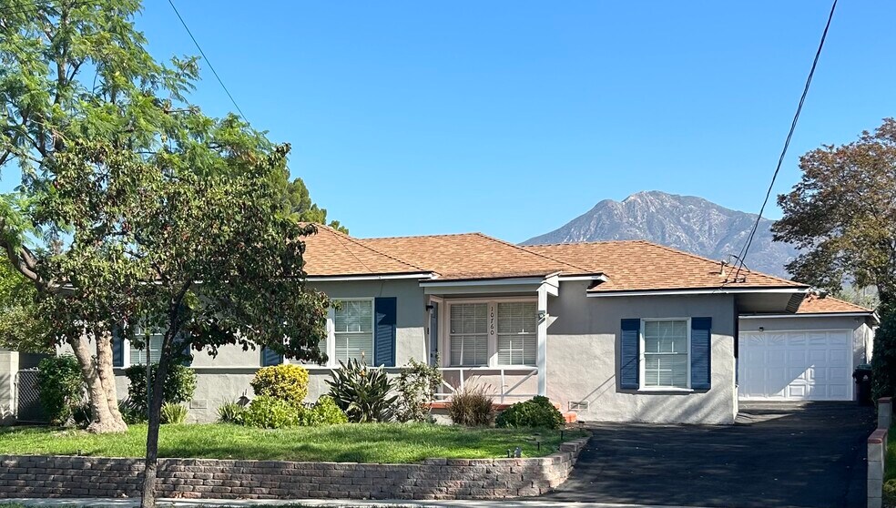 Primary Photo - 10760 Russett Ave