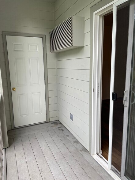 Building Photo - 1186 SW Lafayette Dr