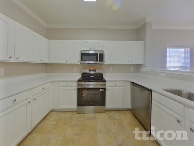 Building Photo - 8450 Ainsworth St