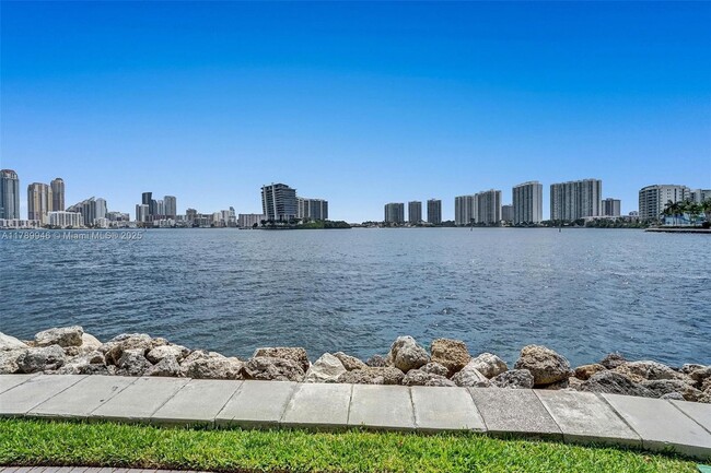 Building Photo - 3530 Mystic Pointe Dr