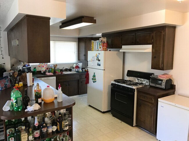 Building Photo - Beautiful 3-Bedroom, 2 bath home!