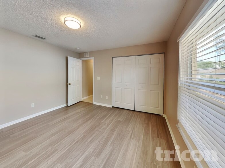 Building Photo - 95 Putter Dr