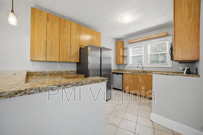 Building Photo - 1906 Montclair Ave