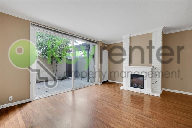 Building Photo - 2254 Woodside Ln