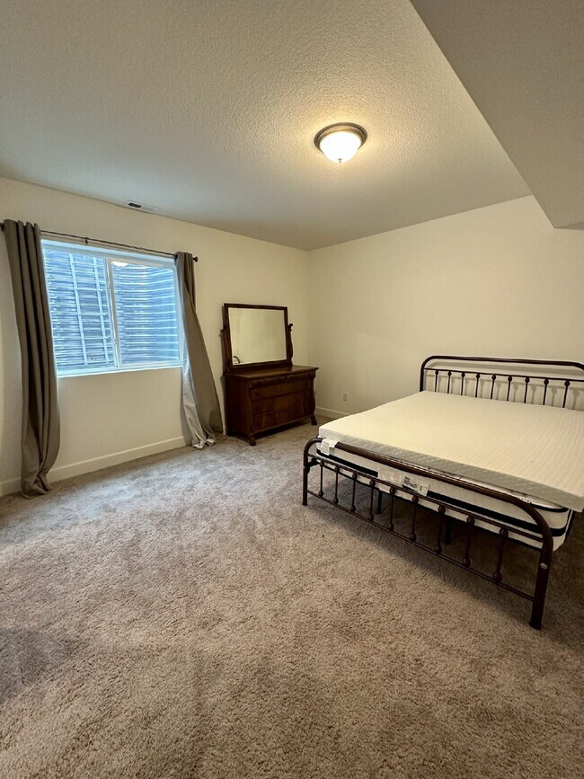 Building Photo - MOVE IN SPECIAL:   Move in before February 20th, 2026 receive $500 off of 1st Month’s Rent.