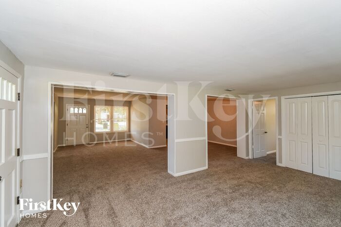 Building Photo - 8017 Santillo Dr