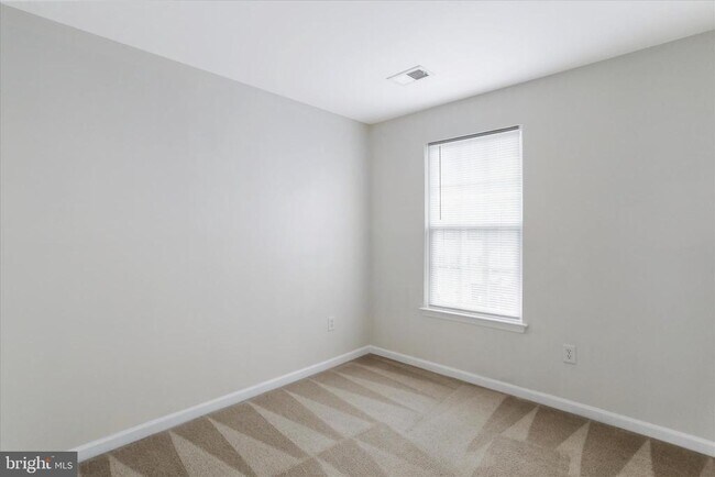 Building Photo - 15 Tidewater Terrace