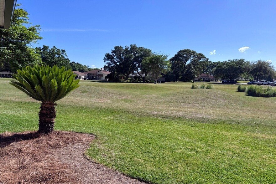 Building Photo - 3201 Kingsmill Dr