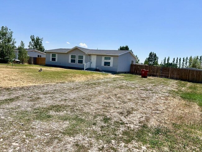 Building Photo - 3942 E 185 N