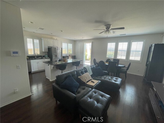 Building Photo - 29150 Edgewood Dr
